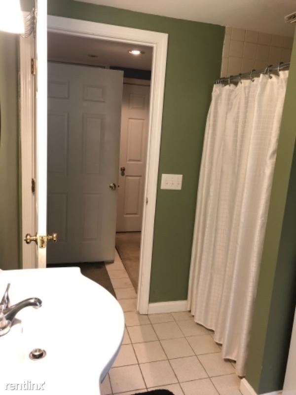 Building Photo - 1 br, 1 bath Apartment - 14 Huckins Dr