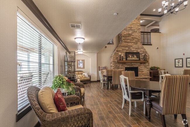 Sala de juegos - Greenhouse Village Apartments (Senior Living)