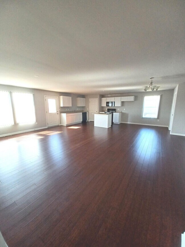Foto del edificio - 7274 Price Dr