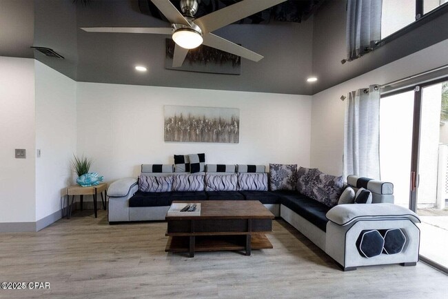 Building Photo - 131 Kimberly Dr