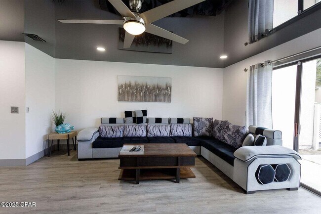 Foto del edificio - 131 Kimberly Dr