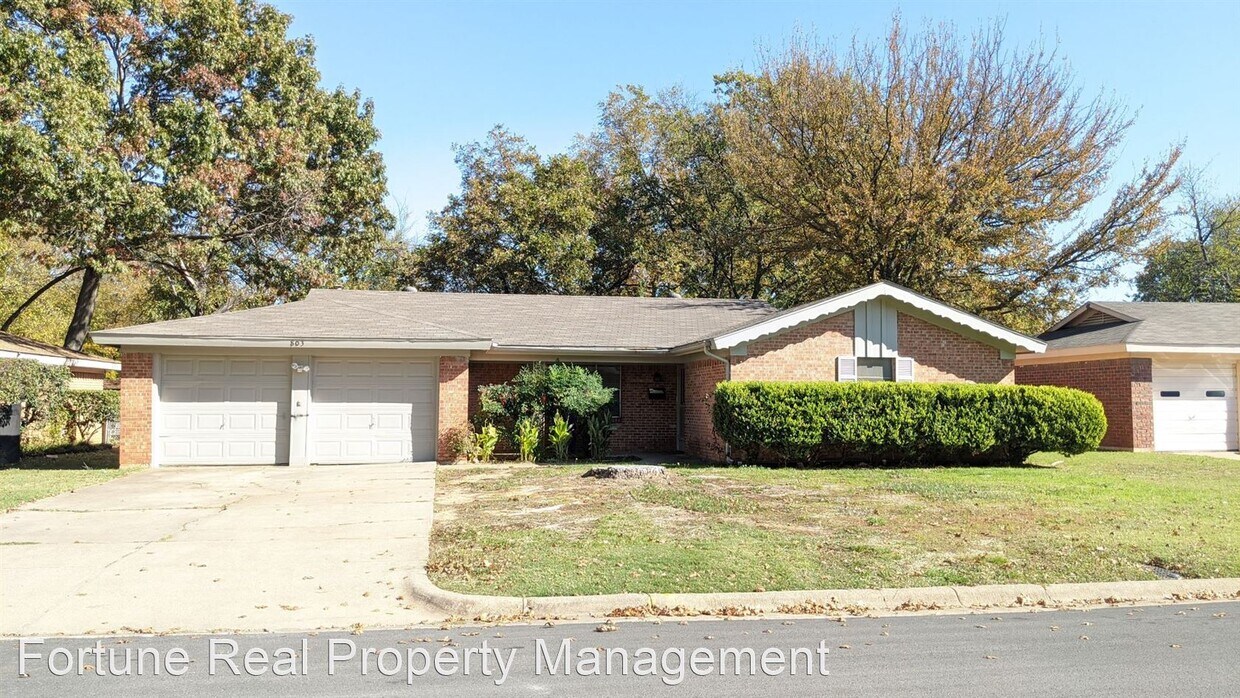 Primary Photo - 3 br, 2 bath House - 803 Royce Dr