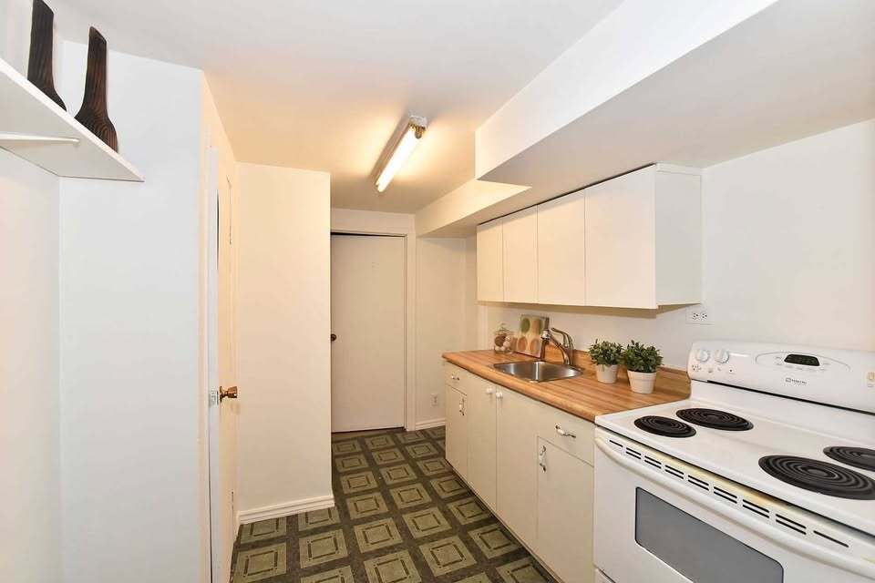 Building Photo - 43 Tordale Cres