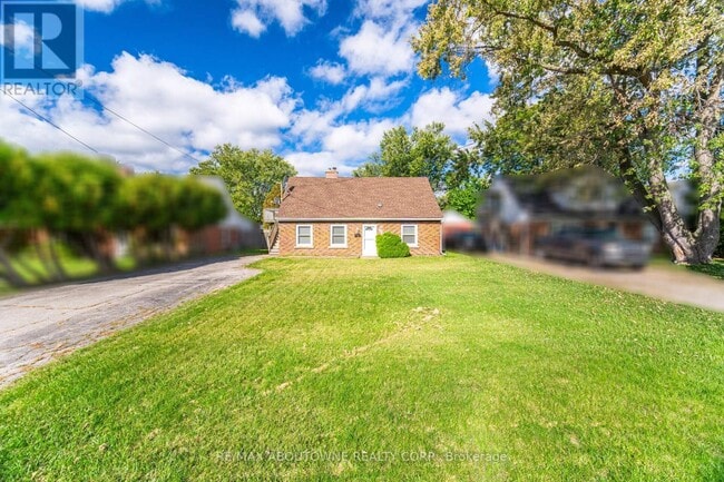 Building Photo - 2077 Leighland Rd