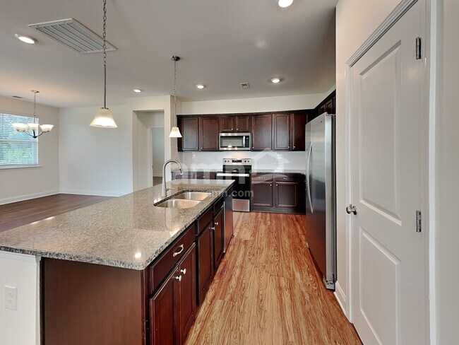 Building Photo - 6114 Rosemore Ln