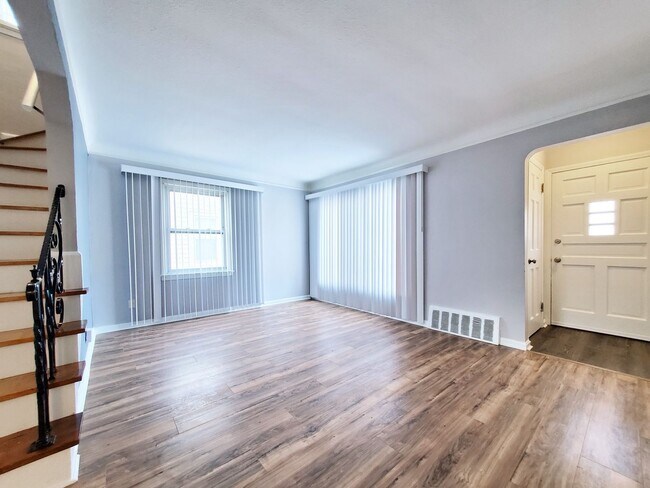 Foto del edificio - 3 Bed - 2 Full Bath Cape Cod for Rent!