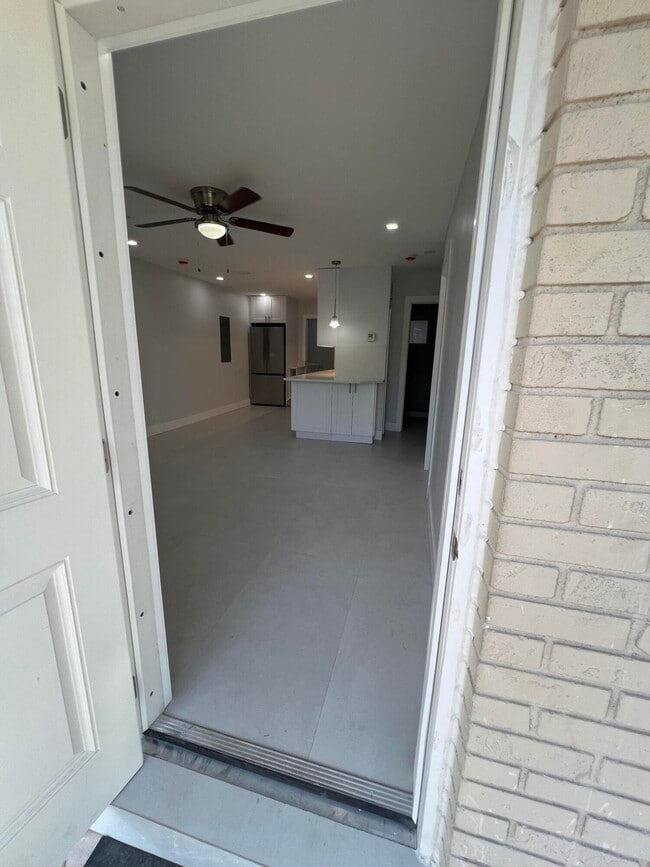 Foto del edificio - 4951 SW 28th Terrace