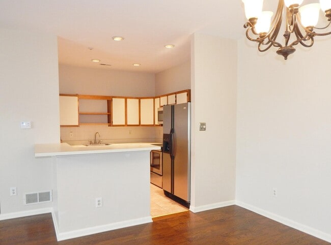 Building Photo - 3304 Hemmingway Dr