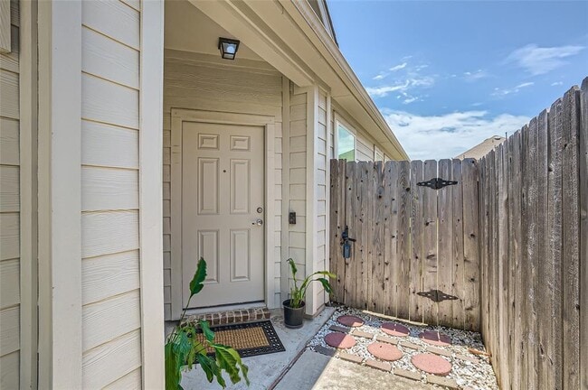 Building Photo - 821 Durness Dr