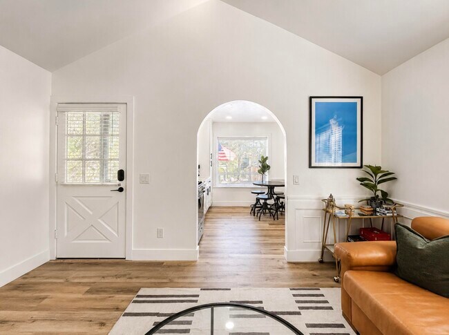 Foto del edificio - 612 Maple Ln