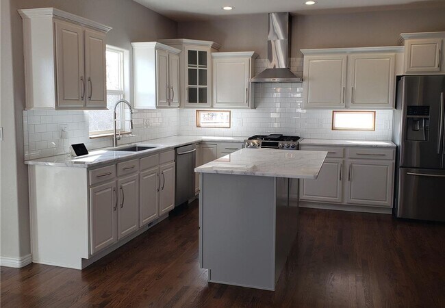 Foto del edificio - 3 Bed 3 Bath 3 Car Garage in 80918!!