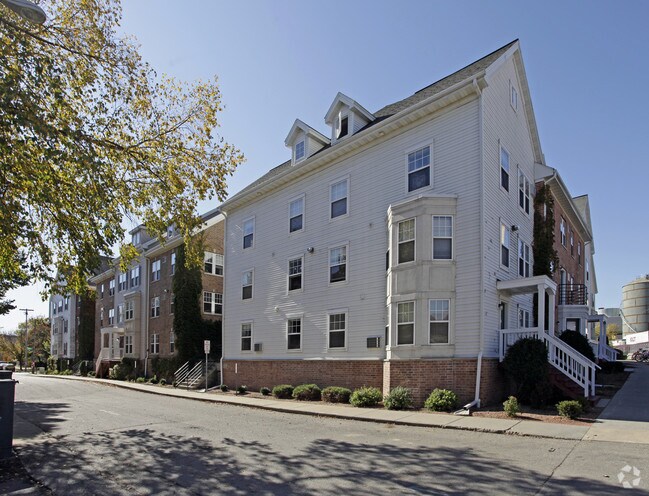 Campus Village Apartments Madison Wi Building Photo Campus Village Apartments