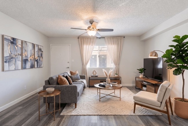 Building Photo - Camelback Cove Apartments