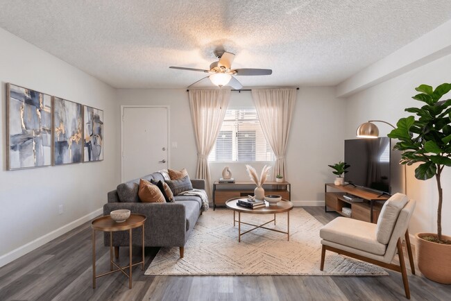 Foto del edificio - Camelback Cove Apartments