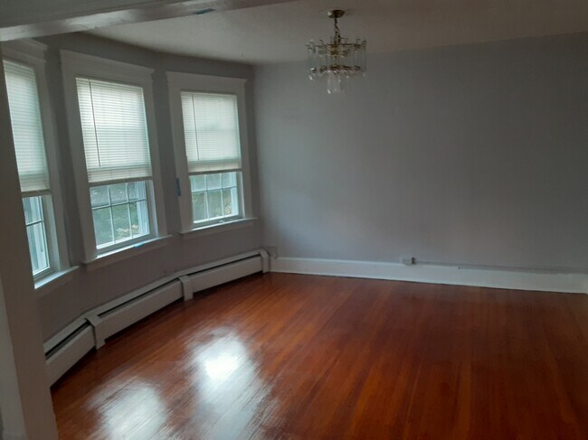 Dining room - 121 John St