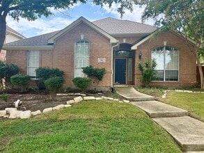 Building Photo - 15881 Grove Crest Dr