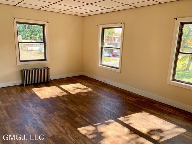 Building Photo - 1 br, 1 bath Apartment - 43 Brainard Place