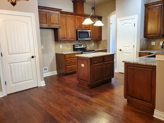 Foto del edificio - 15233 Capstan St