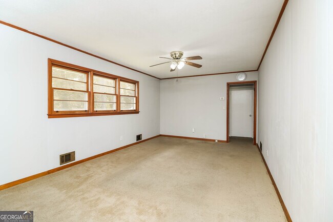 Building Photo - 1255 Angelia Dr SW