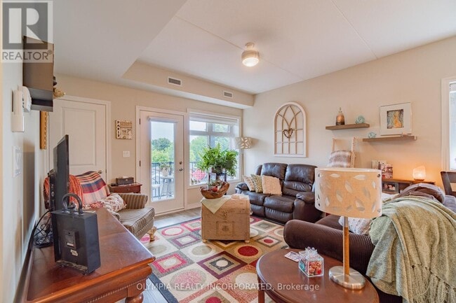 Building Photo - 4644 Pettit Ave