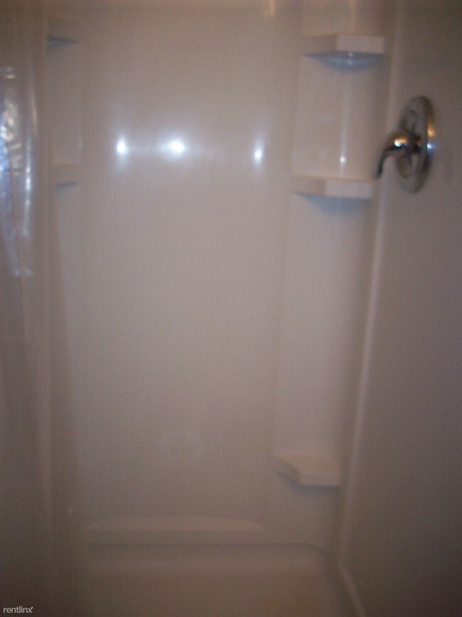 Building Photo - 5 br, 2 bath House - 511 Linden St 511 Linden