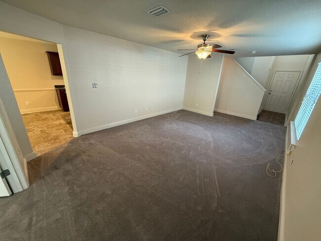 Building Photo - Pensacola - Weatherstone - 4 bedroom, 2.5 ...