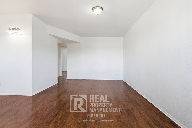 Building Photo - 45 N Phyllis-209