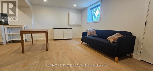 Building Photo - 539 Rustic Rd