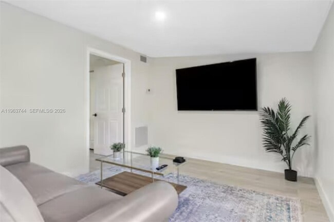 Foto del edificio - 601 SW 17th St