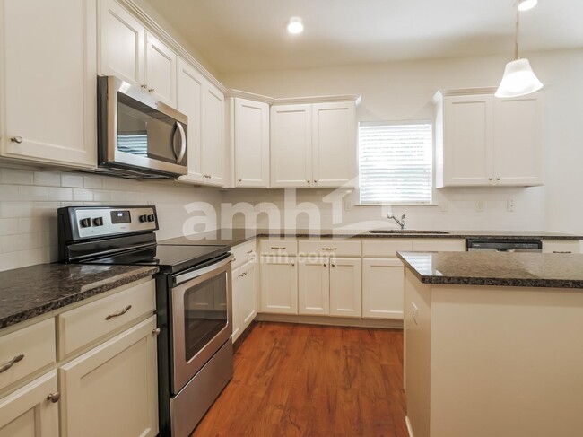 Foto del edificio - 5627 Long Marsh Dr