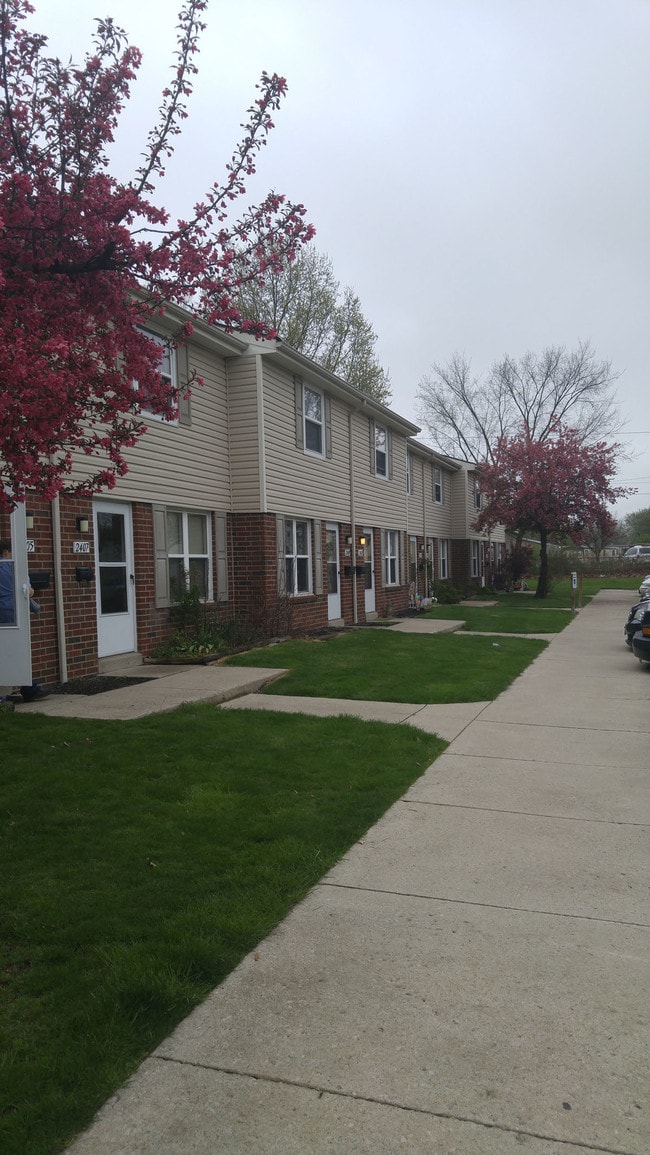 Building Photo - Melrose Village Apartments