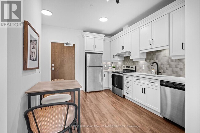 Photo du bâtiment - 30 Hamilton St S