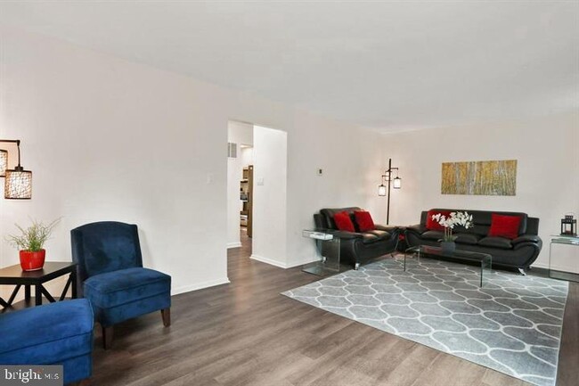 Building Photo - 9446 Goshen Ln
