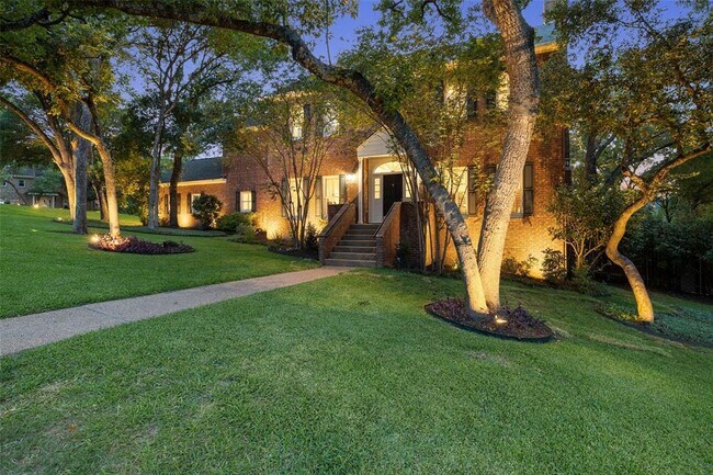 Foto del edificio - 2922 Thousand Oaks Dr