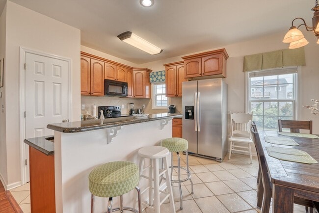 Building Photo - DOG FRIENDLY FURNISHED OFF-SEASON RENTAL A...