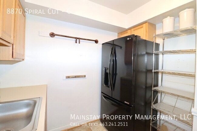 Building Photo - 1 Bedroom Spacious Condo with Large Walk I...