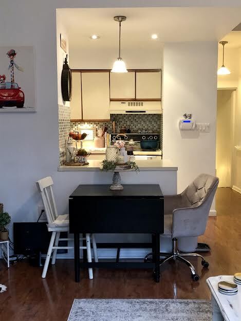 Living Room - Kitchen view - 1111 Spruce St