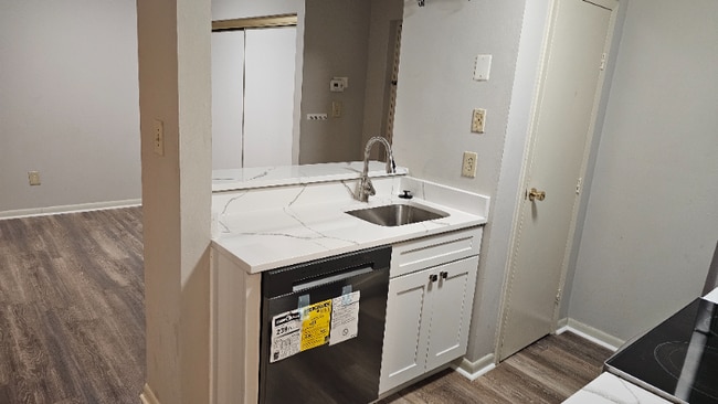 Foto del edificio - 8501 Barrington Ct