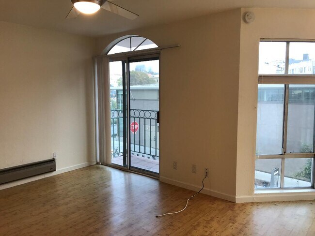 Building Photo - 722 Lombard St