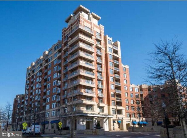 Building Photo - 3650 S Glebe Rd