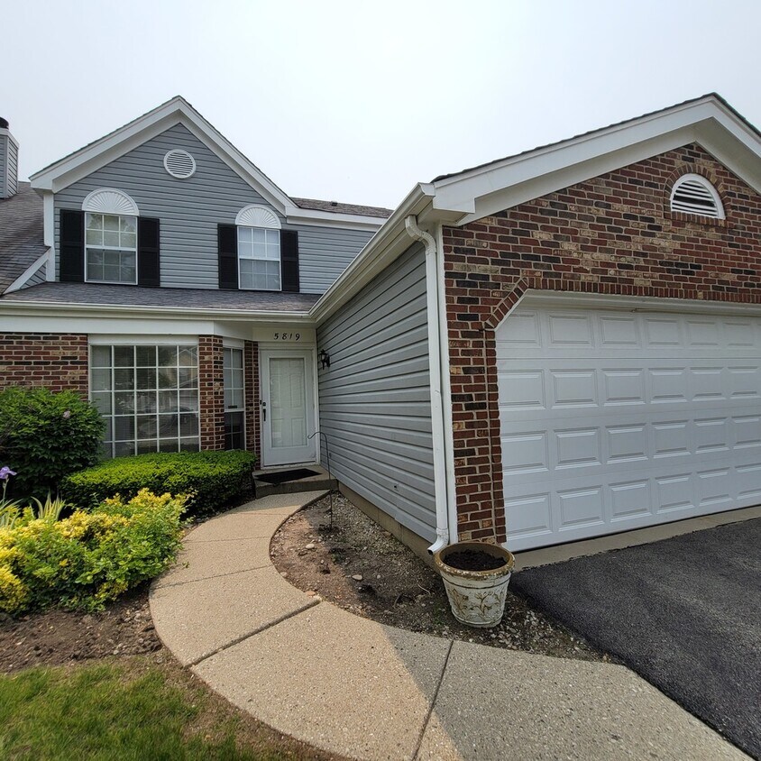 Foto principal - 5819 Delaware Ave