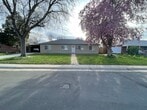 Foto principal - Charming Updated Home with Spacious Yard