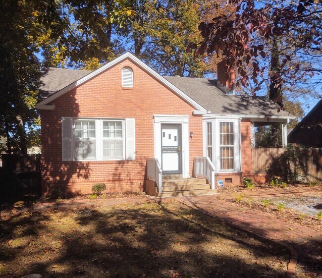 Foto del edificio - 4049 Wares Ferry Rd