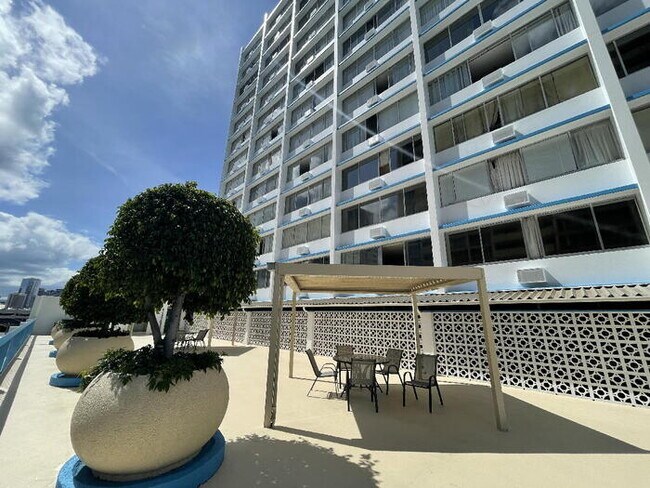 Building Photo - KAPIOLANI TERRACE studio, pkg, sec, A/C, l...