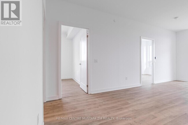 Building Photo - 5105 Hurontario St