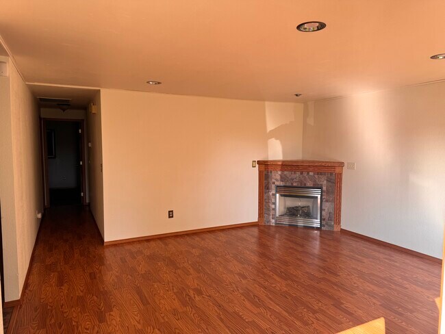 Building Photo - 4301 W Viola Ave