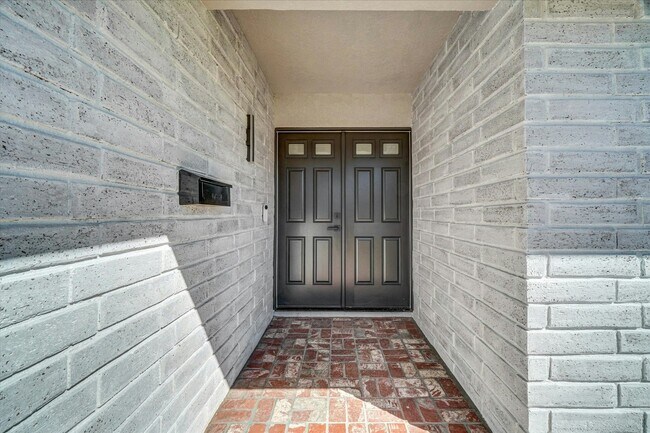 Foto del edificio - 17472 Bellport Cir