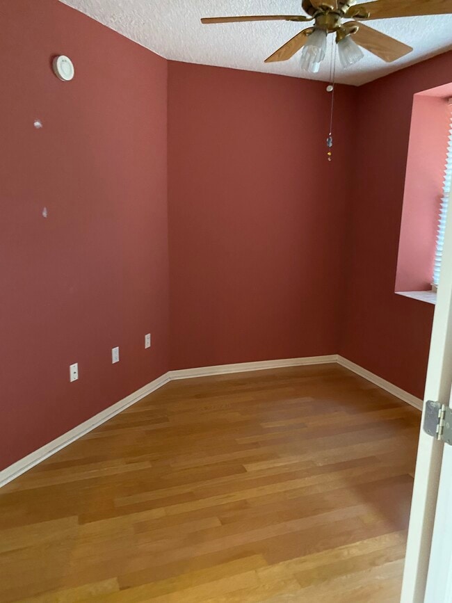 den/or 3rd bedroom - 6551 Shoreline Dr