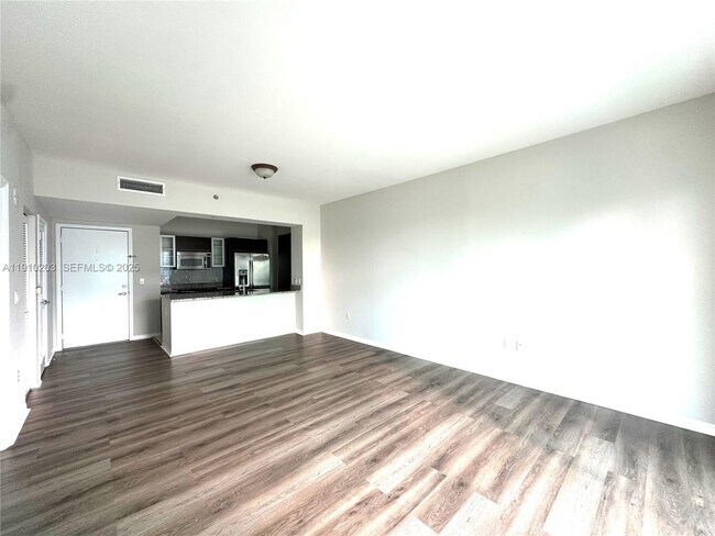 Building Photo - 951 Brickell Ave