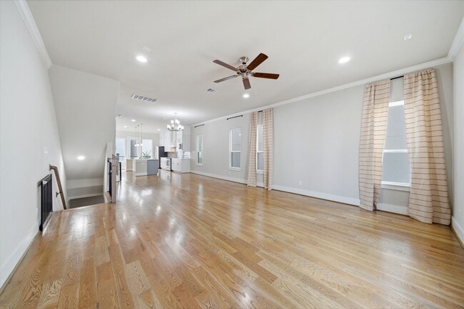 Building Photo - 1307 W 24th St